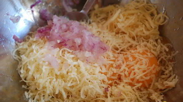 сырные оладьи из вермишели