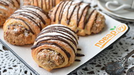 Ореховые рулетики из творожного теста