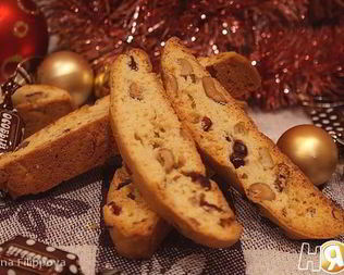 Бискотти с вяленой клюквой и орехами кешью