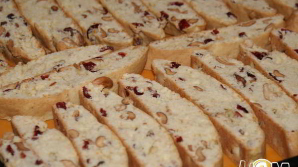 бискотти с вяленой клюквой и орехами кешью