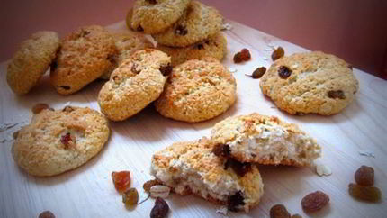 Овсяно-кокосовые печеньки с изюмом
