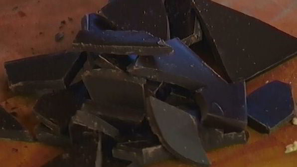 печенье с шоколадом и черносливом в сиропе