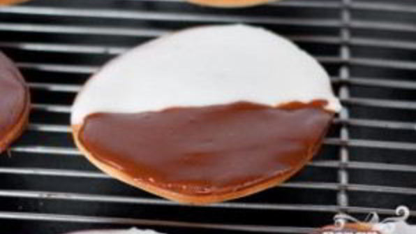 печенье в шоколадно-медовой глазури