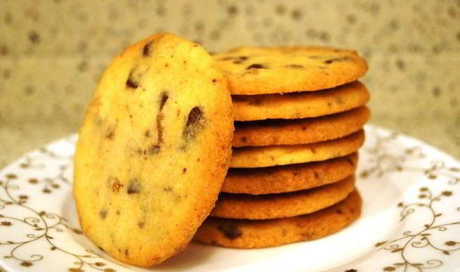 Песочное печенье с шоколадом и цукатами из имбиря