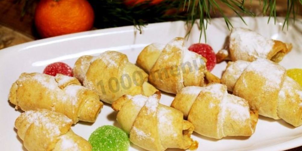 Рецепт песочных рогаликов с мармеладом на сметане