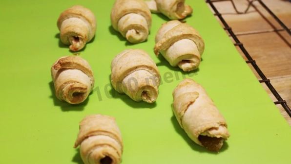 песочные рогалики с мармеладом на сметане