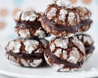 Шоколадное печенье с кофейной начинкой