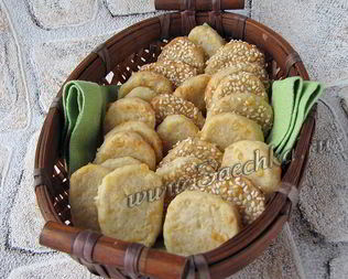 Сырное печенье к пиву