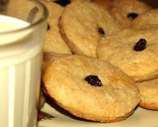 Творожное печенье с изюмом