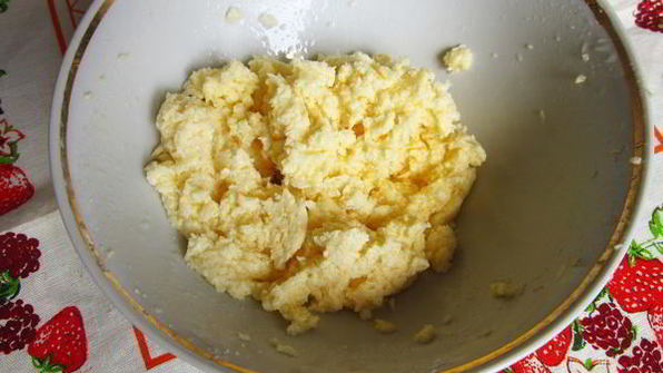 бисквитный пирог с нектарином