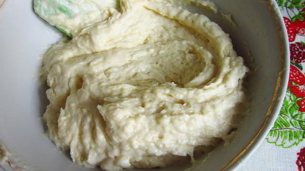 бисквитный пирог с нектарином