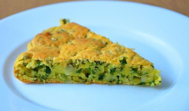 Быстрый заливной пирог с зеленым луком в духовке