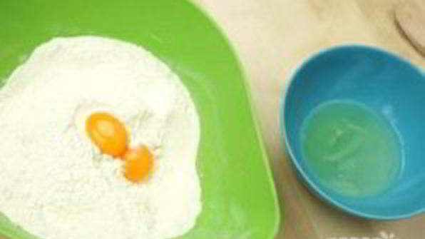 красивый пирог из дрожжевого теста