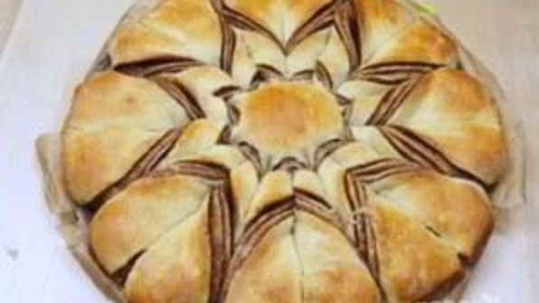 красивый пирог из дрожжевого теста