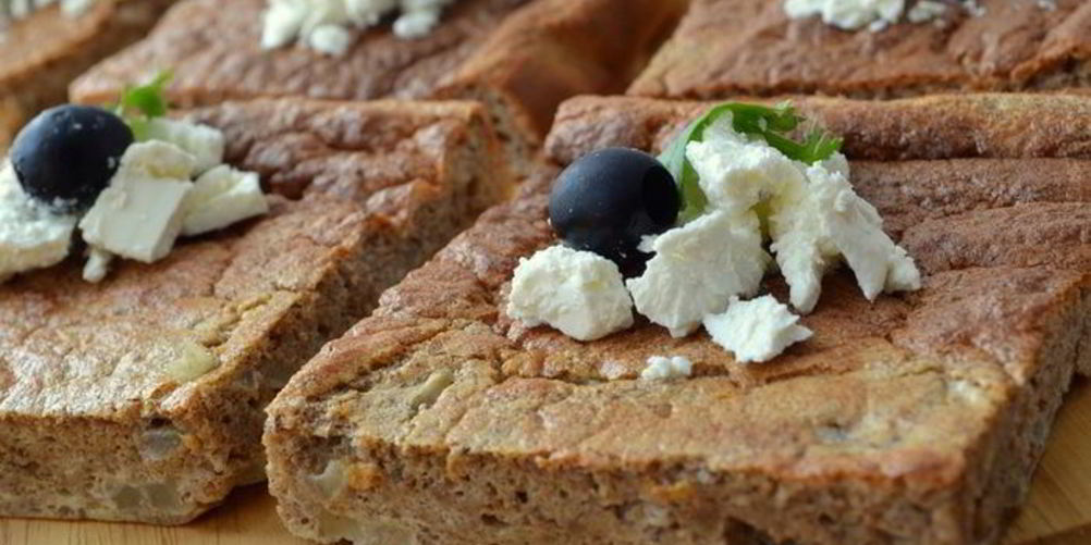 Рецепт лукового пирога, которого становится еще вкуснее на следующий день