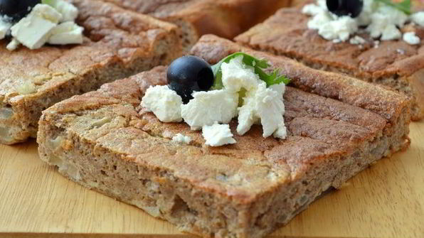 луковый пирог, который становится еще вкуснее на следующий день