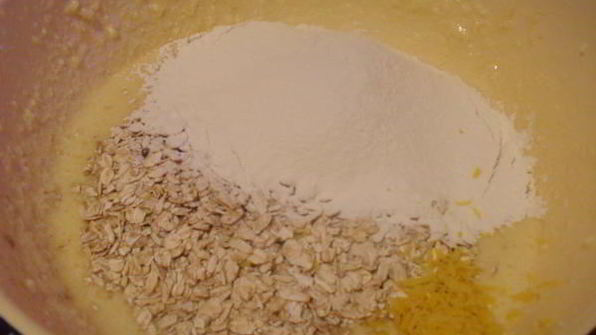 медово-лимонный пирог с овсяными хлопьями