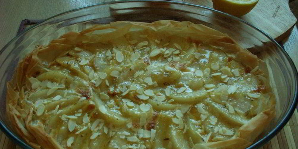 Рецепт миндально-грушевого пирог с розмарином