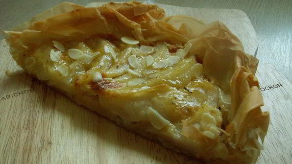 миндально-грушевый пирог с розмарином