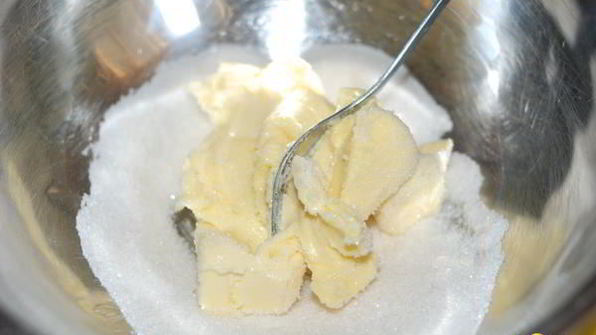 миндальный пирог с нектаринами