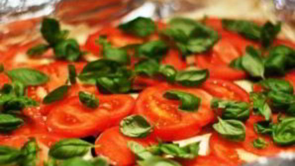 пирог из слоеного теста с сыром и баклажаном