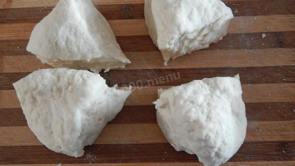 пирог из слоеного теста с творогом