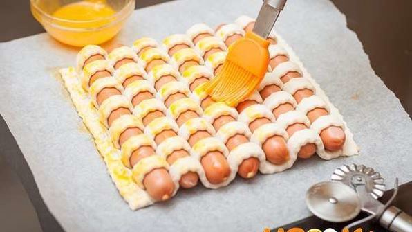 пирог с сосисками из слоеного теста