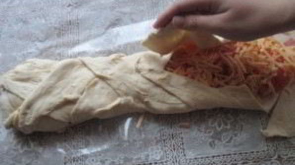 пирог с сулугуни из слоеного теста