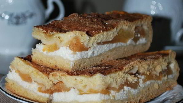 пирог с творогом, яблоками и корицей