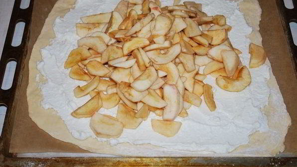 пирог с творогом, яблоками и корицей