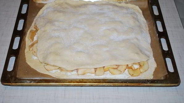 пирог с творогом, яблоками и корицей