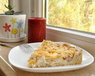 Пирог с ветчиной, курицей и луком