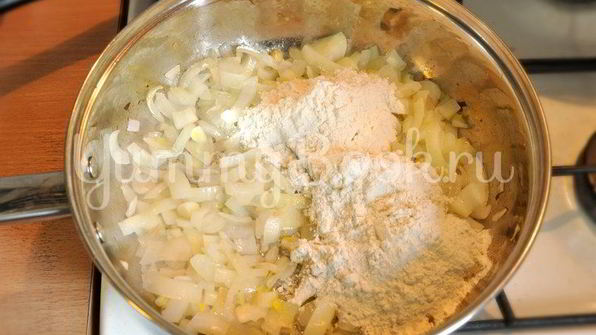 пирог с ветчиной, курицей и луком