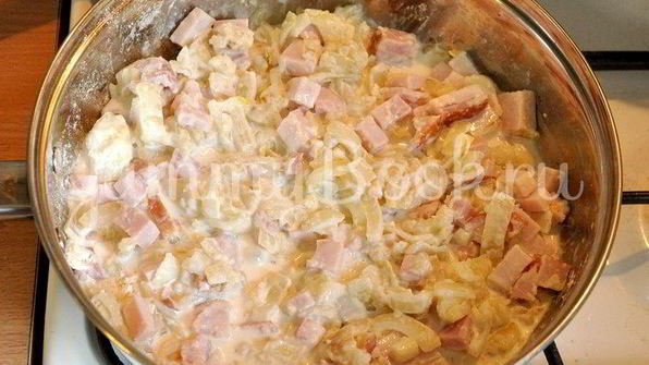 пирог с ветчиной, курицей и луком