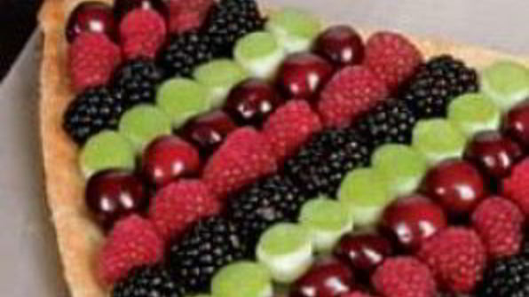 пирог ягодный полосатый