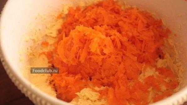 праздничный морковный пирог с ананасами и крем-чизом