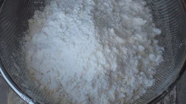 сырный пирог с оливками и салями