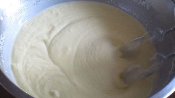 сырный пирог с оливками и салями