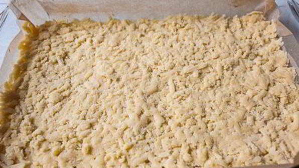 творожный пирог с персиками и меренгой