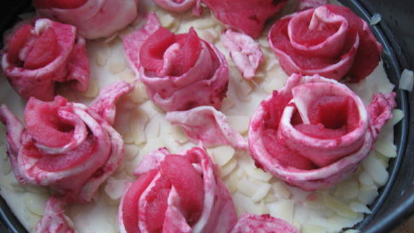 яблочный пирог слоеные розочки