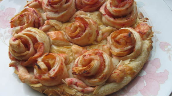 яблочный пирог слоеные розочки