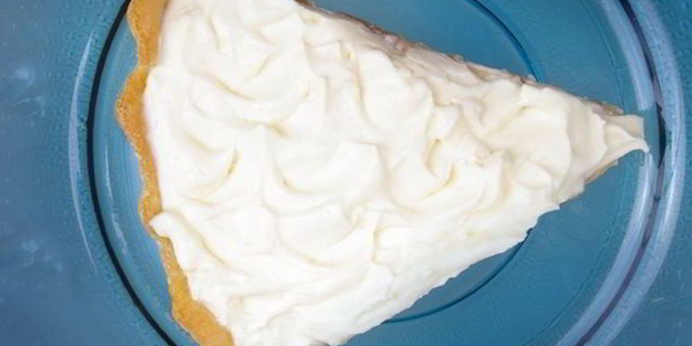 Рецепт яблочного пирога со взбитыми сливками