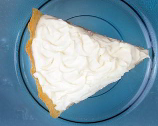 Яблочный пирог со взбитыми сливками