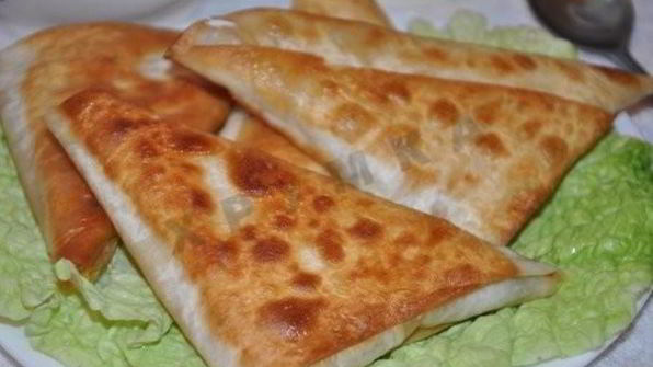 быстрые пирожки из лаваша с сыром и ветчиной
