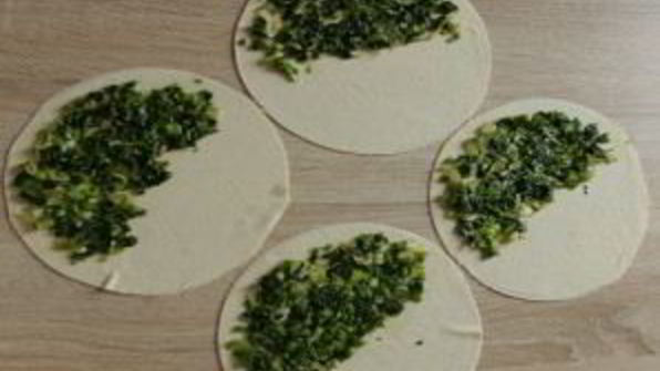 кутабы с зеленью по-азербайджански