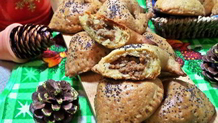 Мясные пирожки из хрустящего теста
