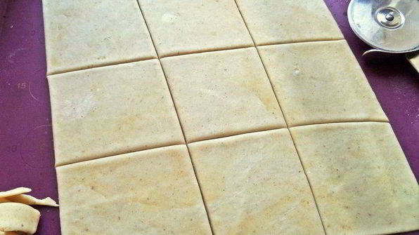 мясные пирожки из хрустящего теста