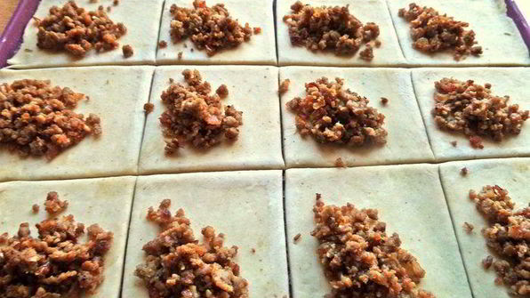 мясные пирожки из хрустящего теста