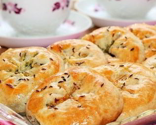 Пирожки-булочки на кефире с оливками и зеленью