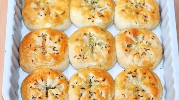 пирожки-булочки на кефире с оливками и зеленью